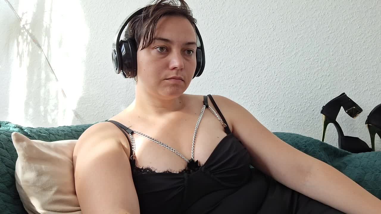 CyndeeWinter Adult Chat August 18, 2025