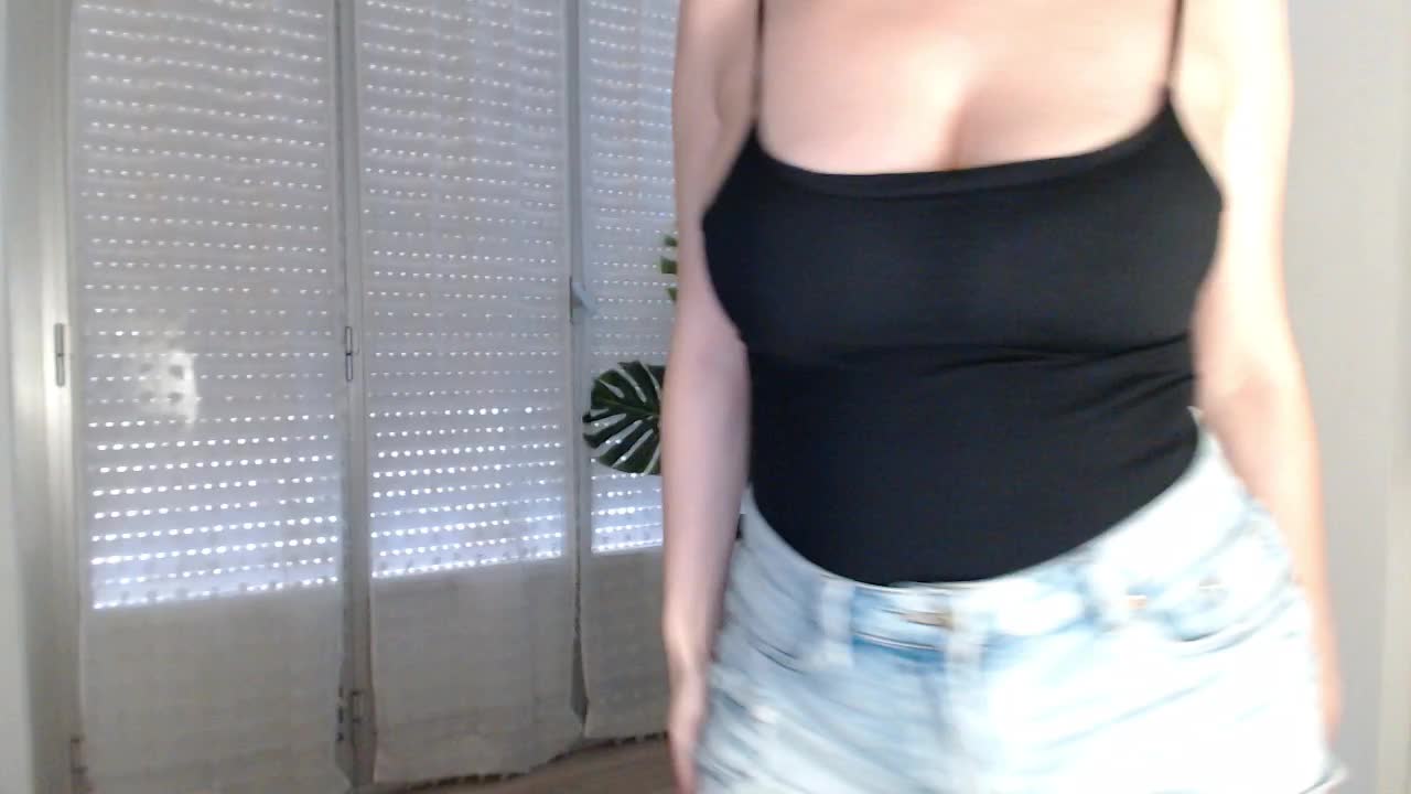 Alina-Lovely Adult Chat August 18, 2025