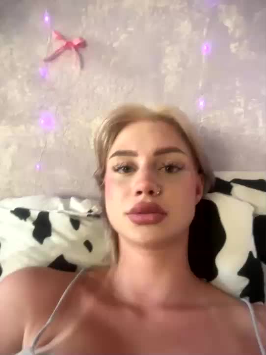 ice-hot Adult Chat August 18, 2025