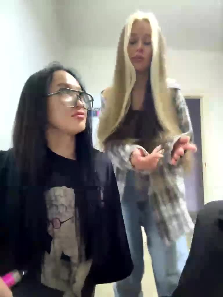 askorbinkiii Adult Chat August 18, 2025