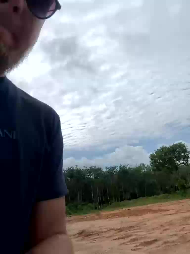 lean-lie Adult Chat August 18, 2025