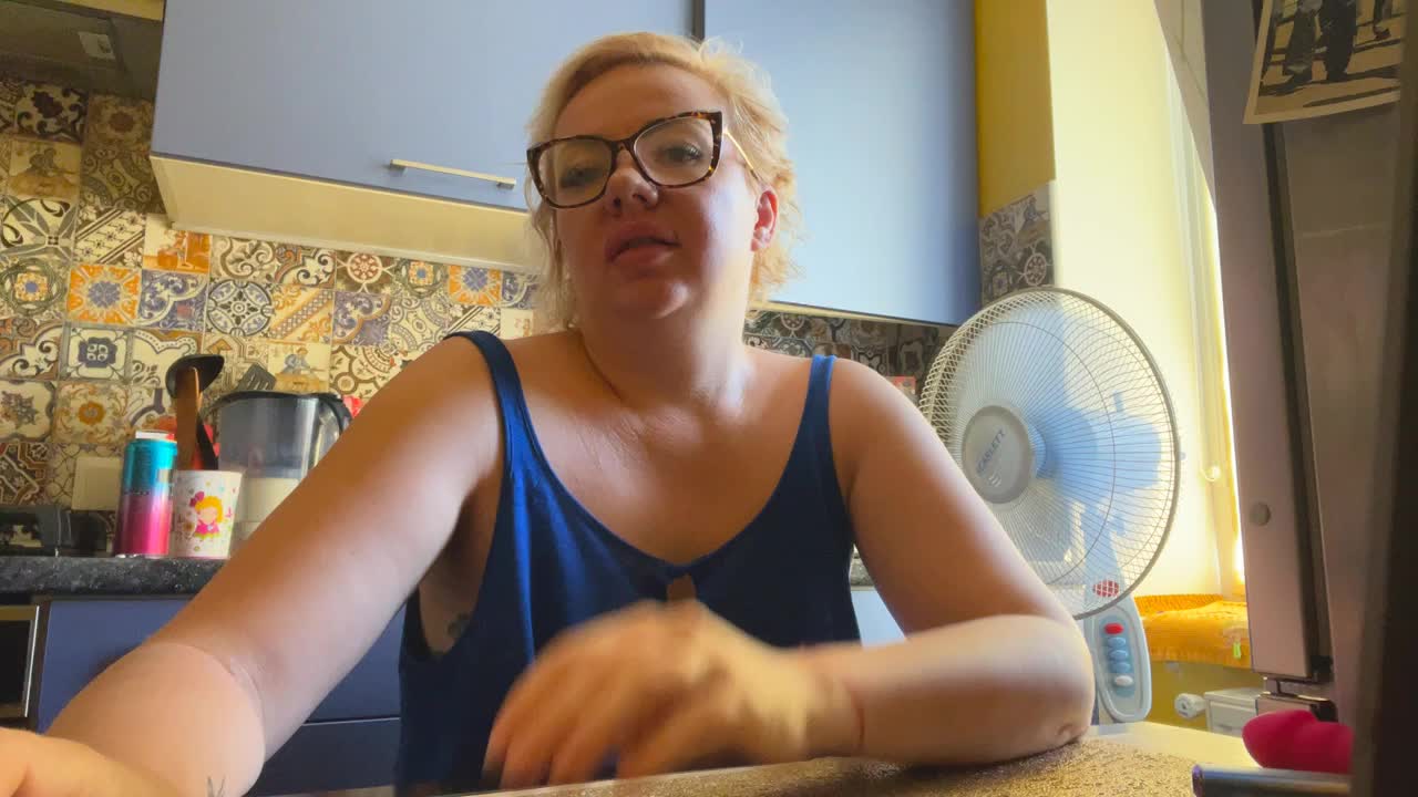 Oksana494 Adult Chat August 18, 2025