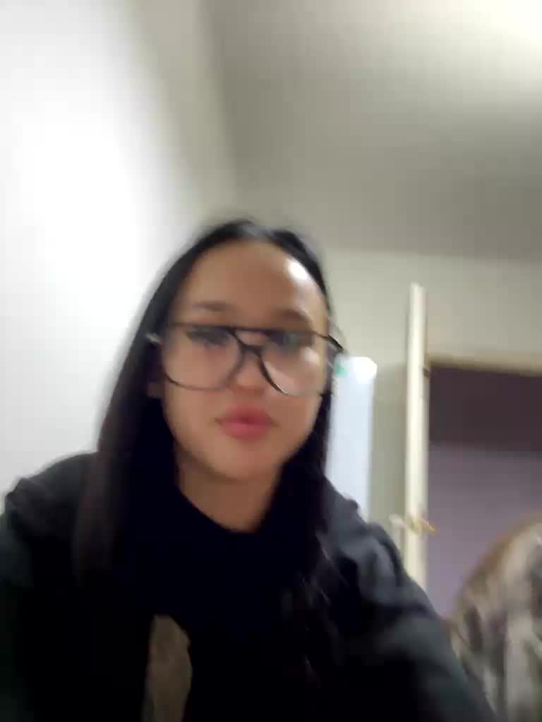 askorbinkiii Adult Chat August 18, 2025