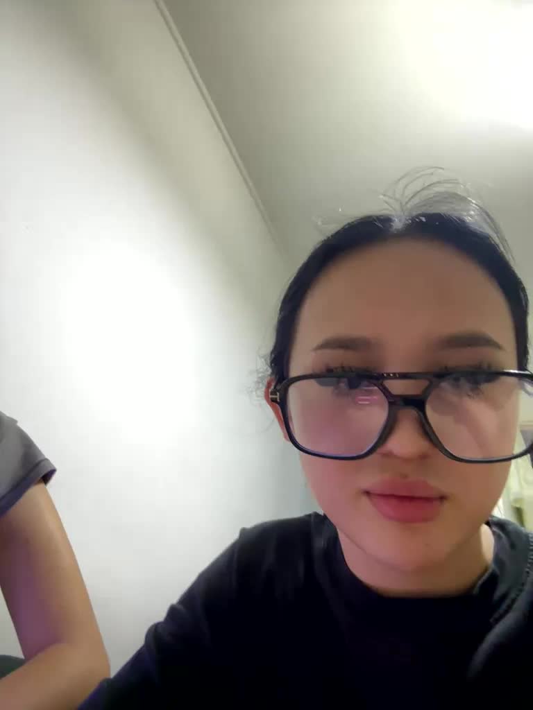 askorbinkiii Adult Chat August 18, 2025