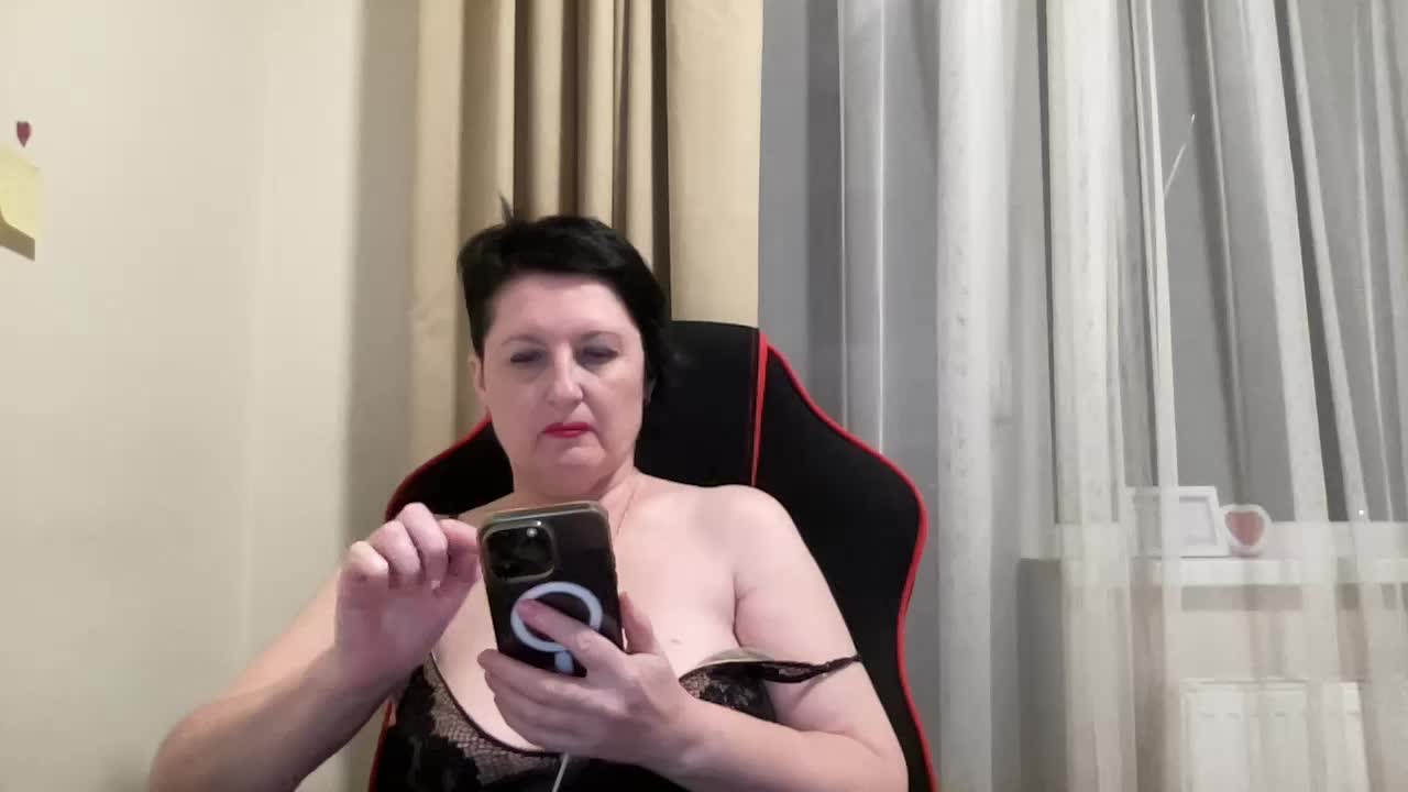 HotMilfPussy Adult Chat August 18, 2025