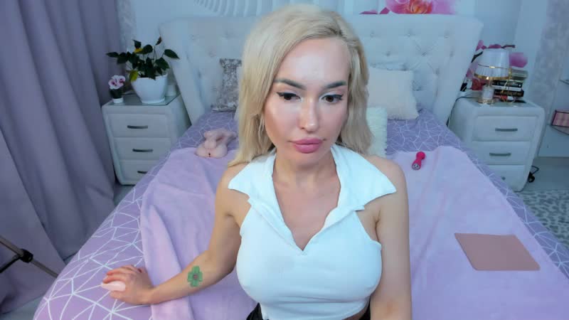 HottieSweetBritney Adult Chat August 18, 2025