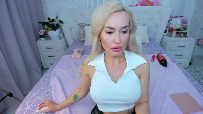 HottieSweetBritney Adult Chat August 18, 2025