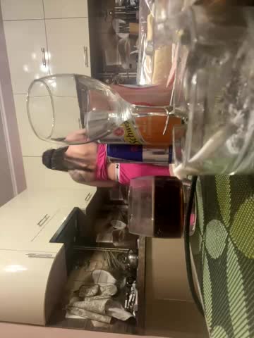 Flossy_Vettie Adult Chat August 18, 2025