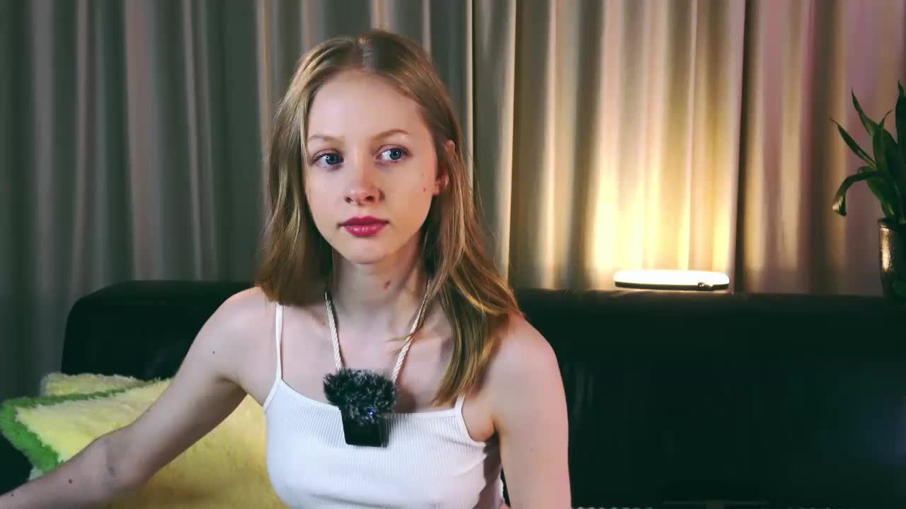 MiaVebes Adult Chat August 18, 2025