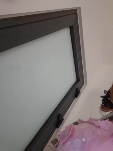 LittleDelora Adult Chat August 18, 2025