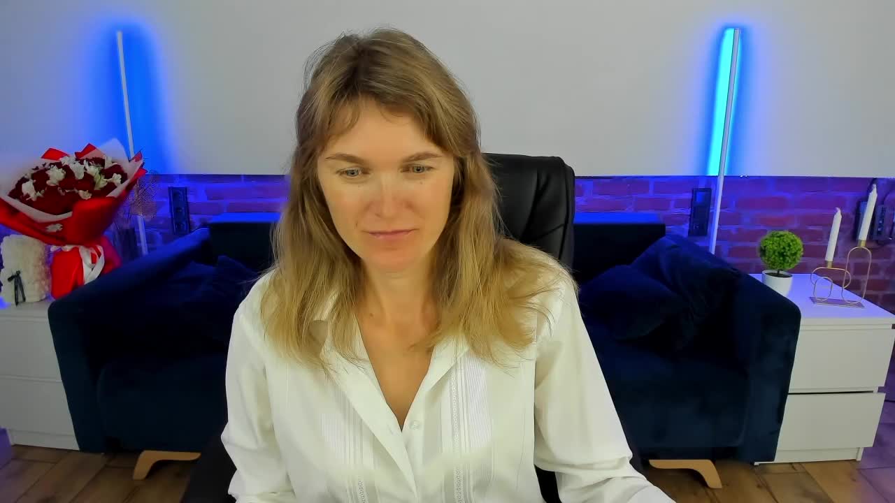 Annabel-xxx Adult Chat August 18, 2025