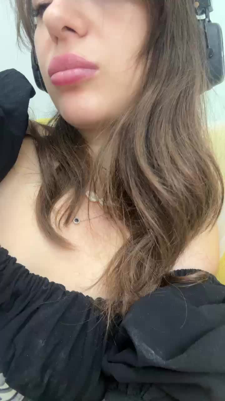 Melissa222Femdom Adult Chat August 18, 2025