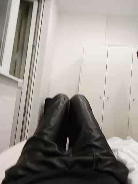 klubnichkka Adult Chat August 18, 2025