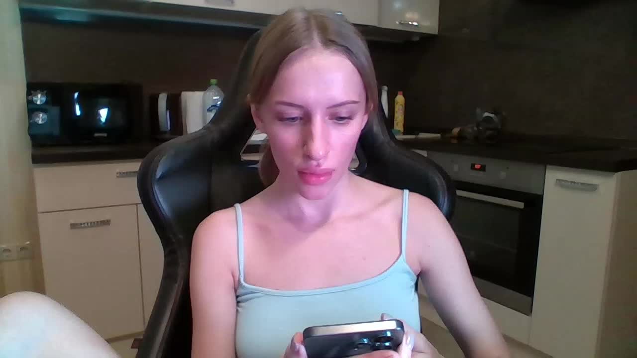 weaksii Adult Chat August 18, 2025