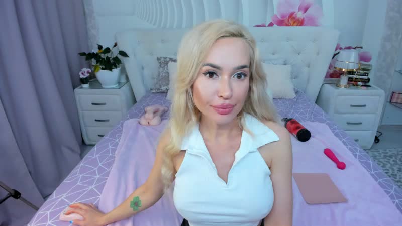 HottieSweetBritney Adult Chat August 18, 2025