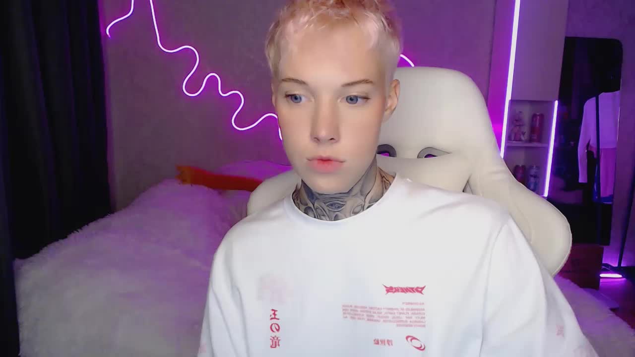 tezes Adult Chat August 18, 2025