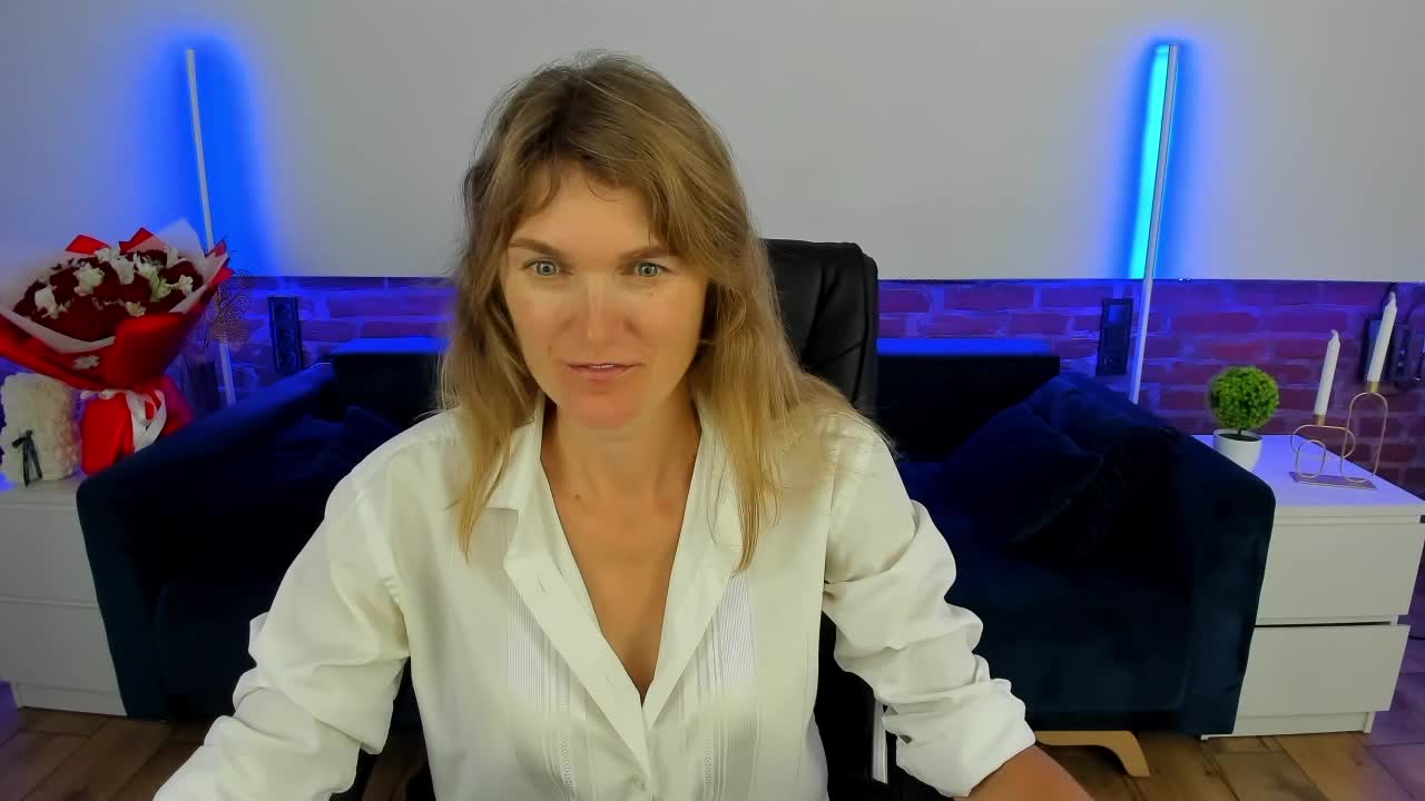 Annabel-xxx Adult Chat August 18, 2025