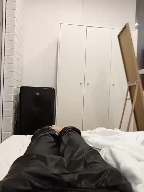 klubnichkka Adult Chat August 18, 2025