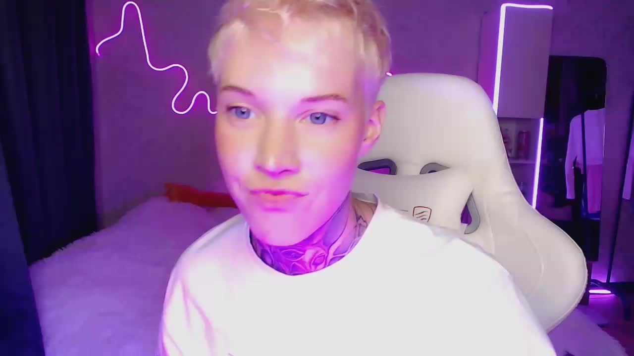 tezes Adult Chat August 18, 2025