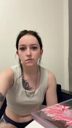 krisskiss21 Adult Chat August 18, 2025