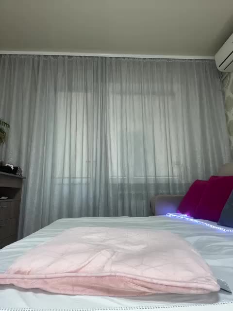 tinahot Adult Chat August 18, 2025