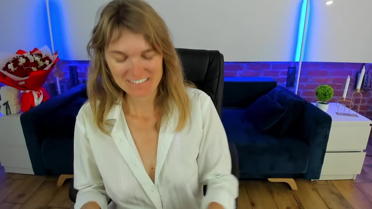 Annabel-xxx Adult Chat August 18, 2025