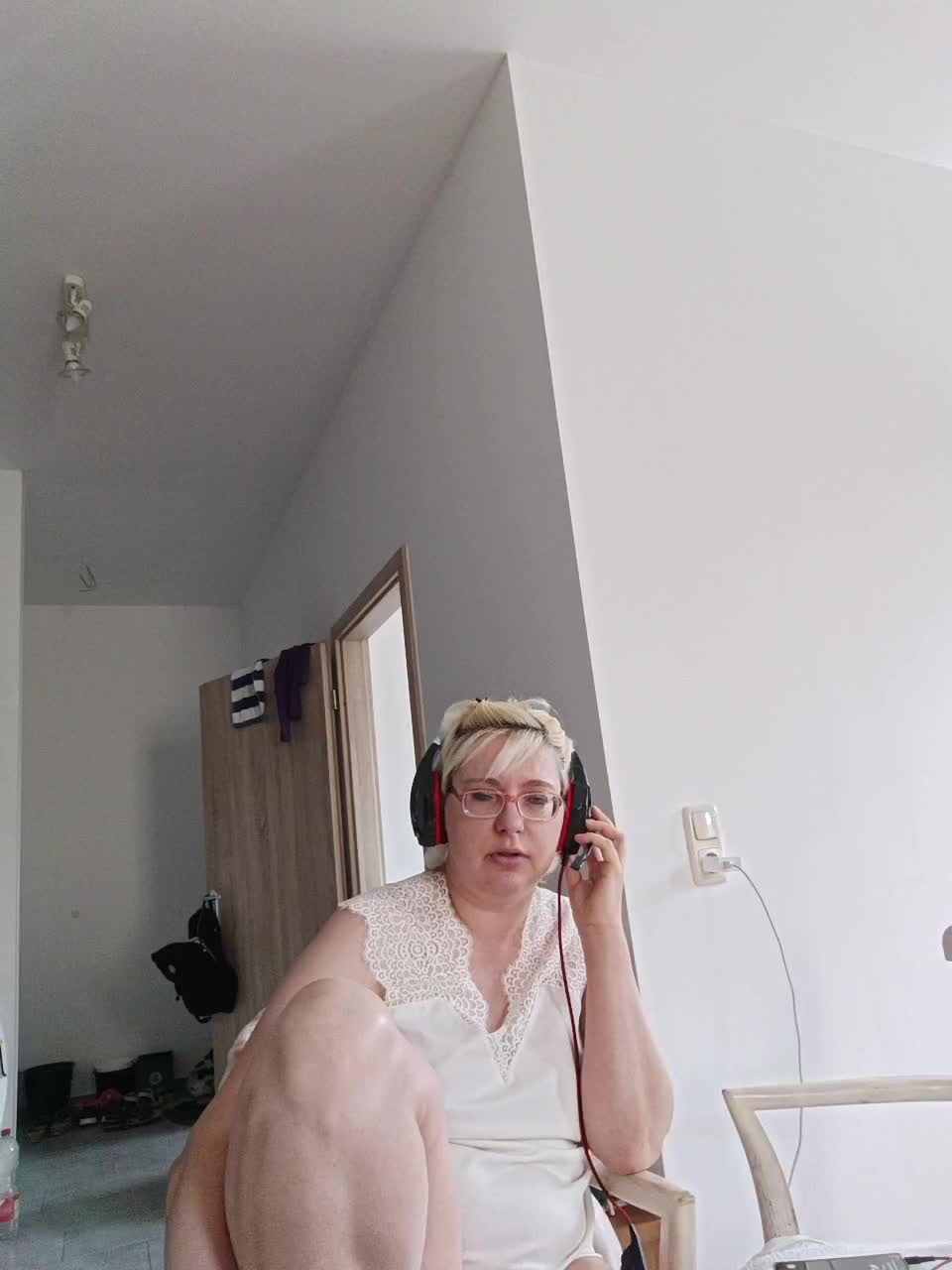 Vika211 Adult Chat August 18, 2025