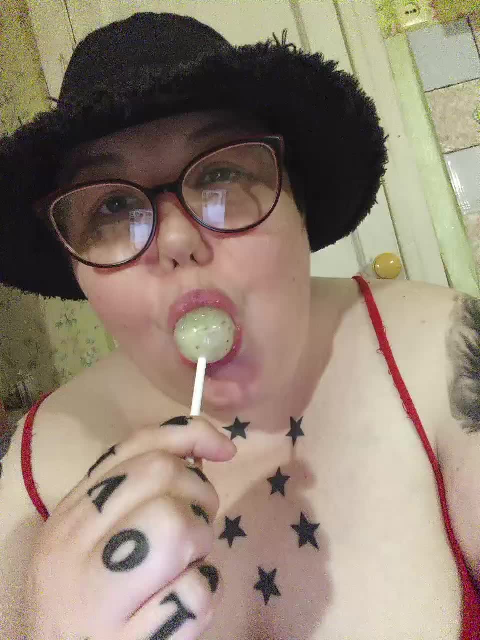 Svetlanka86 Adult Chat August 18, 2025