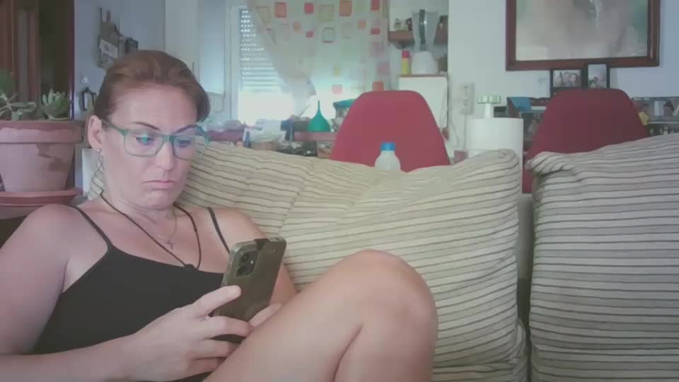 lolahueso Adult Chat August 18, 2025