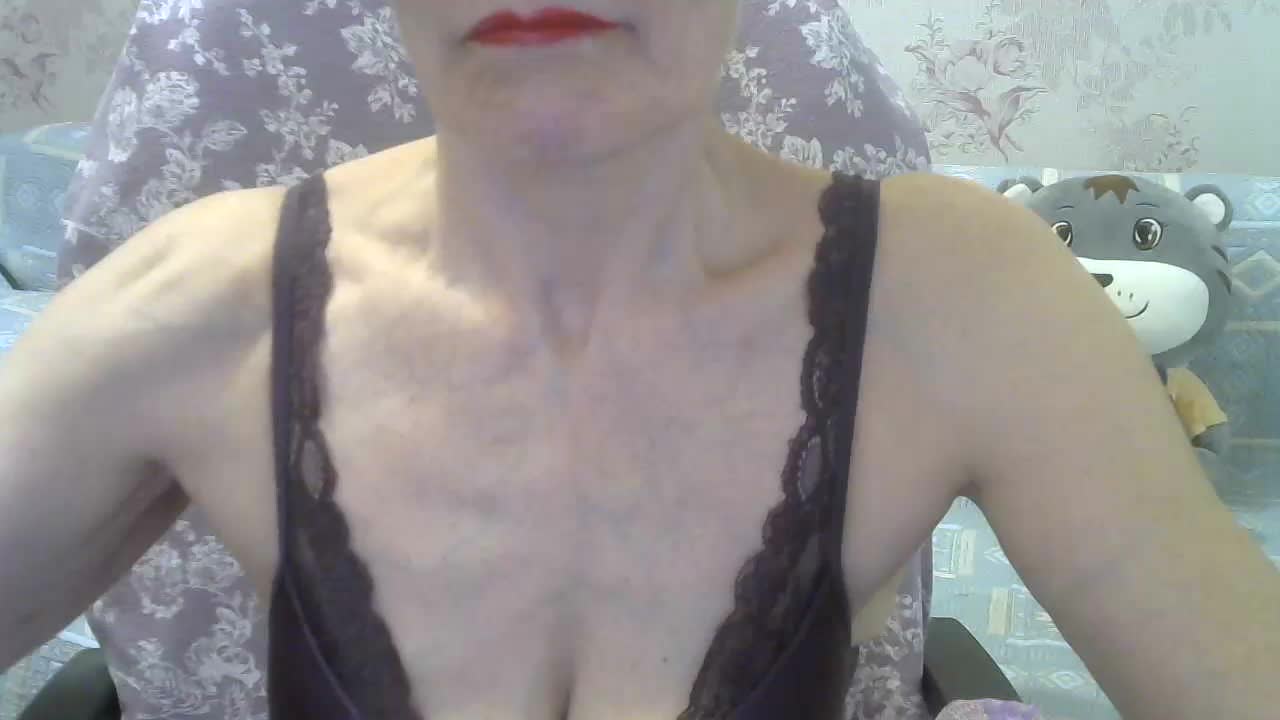 Red-Rose-777 Adult Chat August 18, 2025