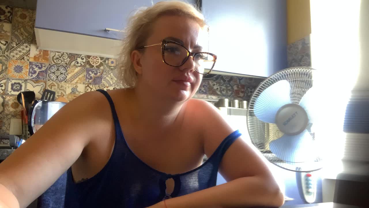 Oksana494 Adult Chat August 18, 2025