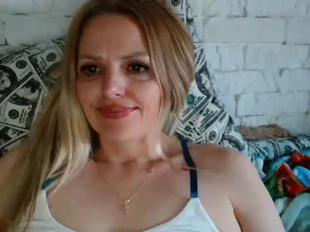 Angel_girllovemy Adult Chat August 18, 2025