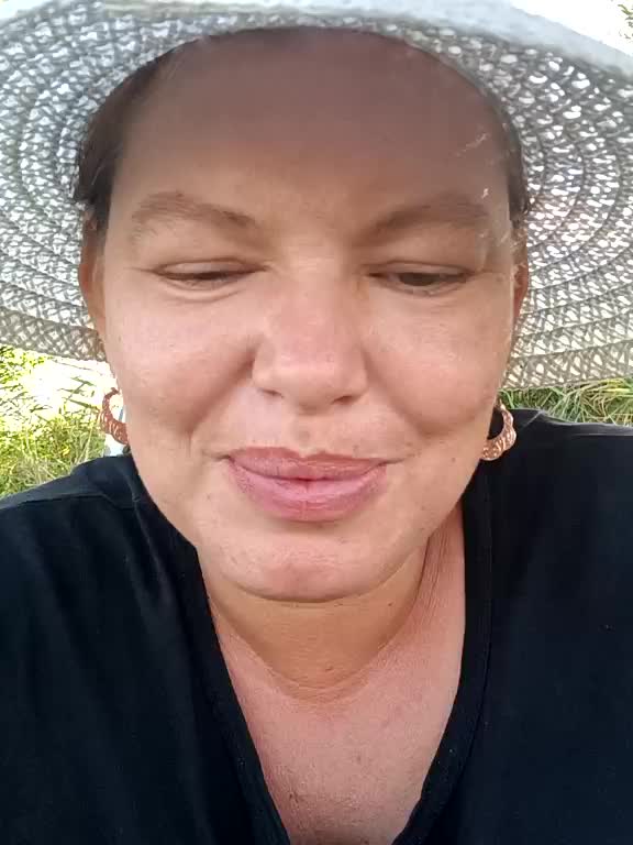 Raspberry_Rum Adult Chat August 18, 2025