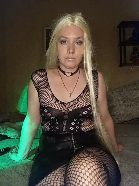 -VeroNika- Adult Chat August 18, 2025