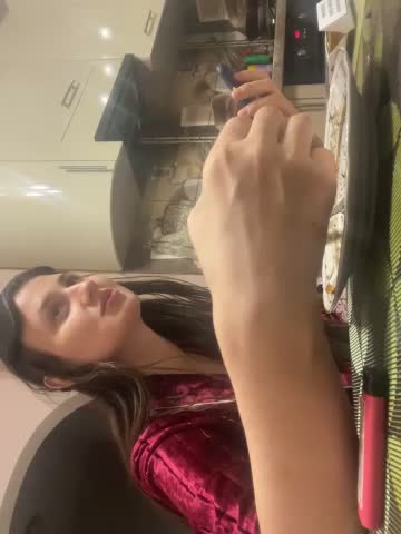 Flossy_Vettie Adult Chat August 19, 2025