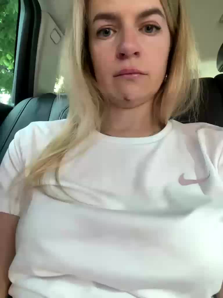 Zoluszka Adult Chat August 19, 2025