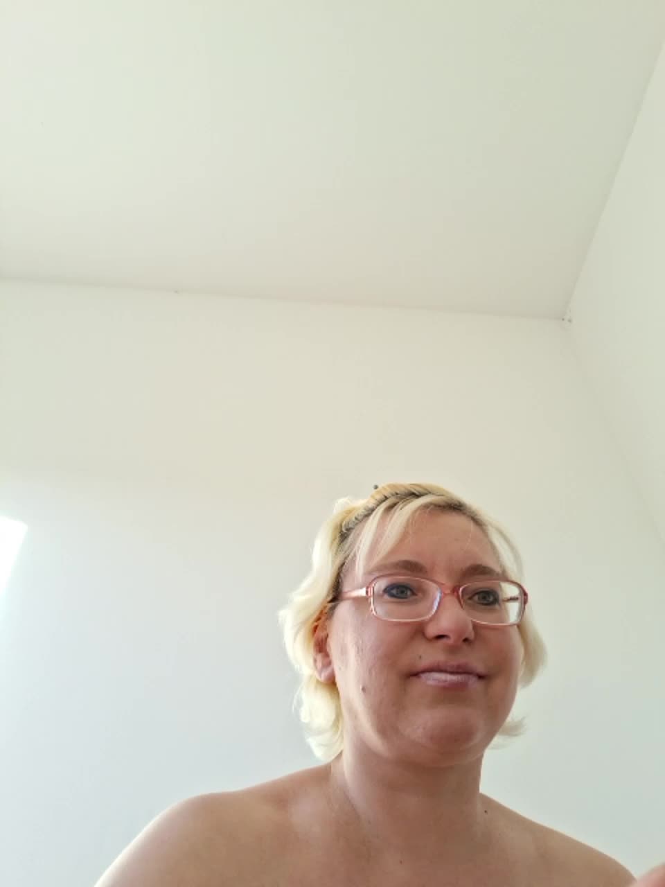 Vika211 Adult Chat August 19, 2025