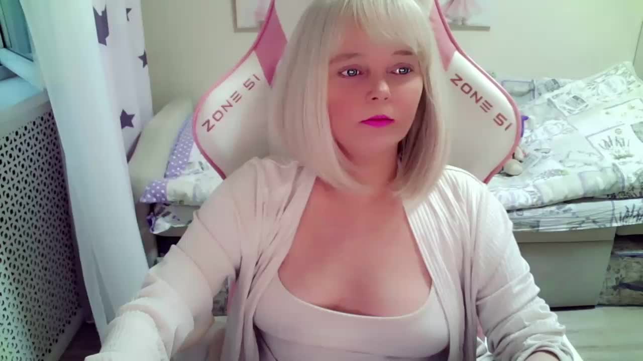 ChristieRoses Adult Chat August 19, 2025