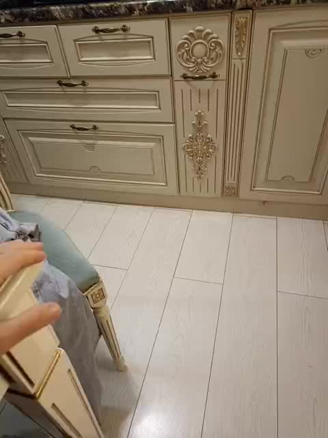 Bez-suety Adult Chat August 19, 2025