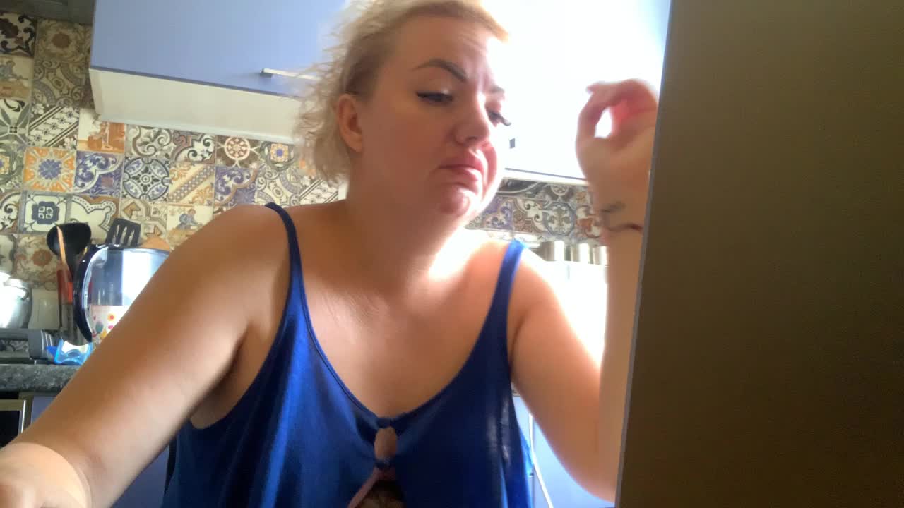 Oksana494 Adult Chat August 19, 2025