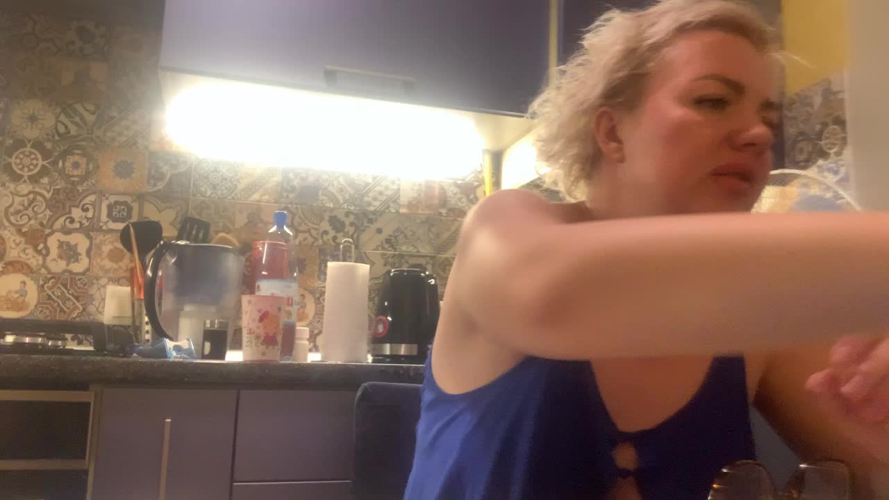 Oksana494 Adult Chat August 18, 2025