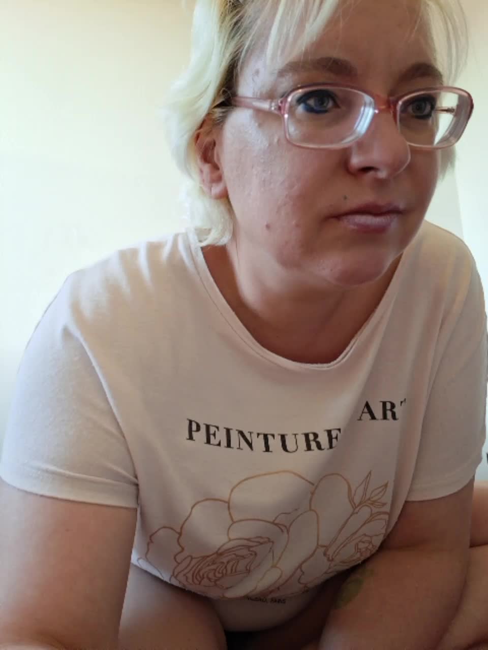 Vika211 Adult Chat August 18, 2025