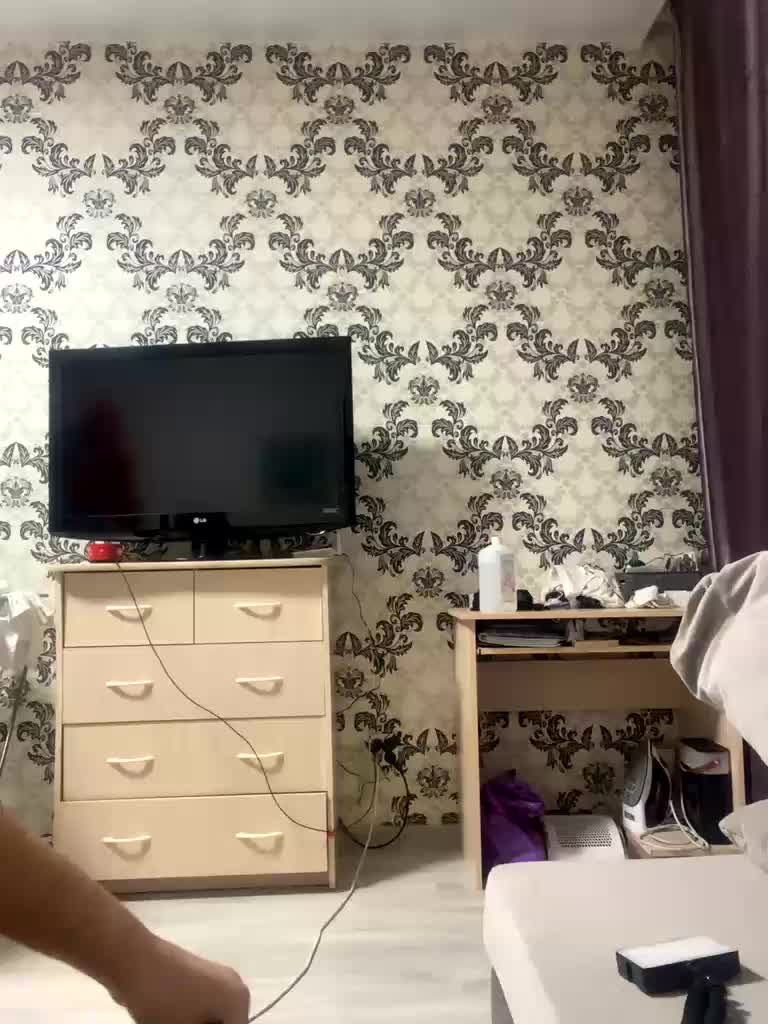 JULIE21 Adult Chat August 18, 2025