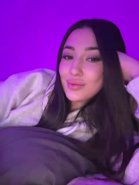 BettyBoom13 Adult Chat August 19, 2025