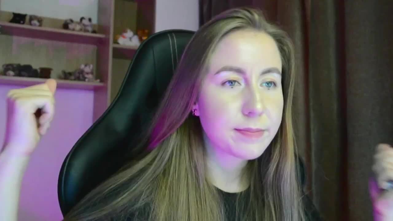 -Rii- Adult Chat August 19, 2025