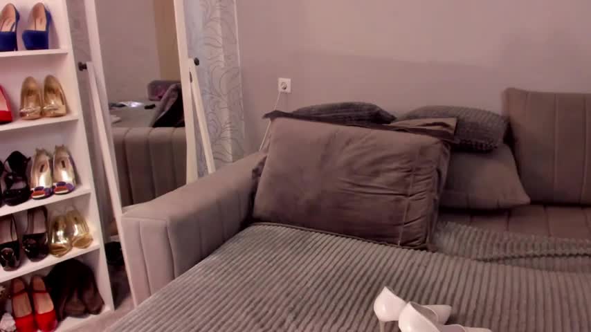 Jullia_Moor Adult Chat August 19, 2025