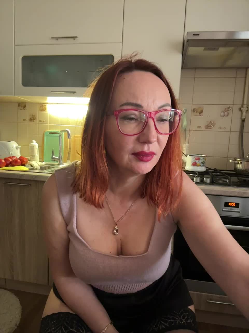 Pink-Lips Adult Chat August 19, 2025