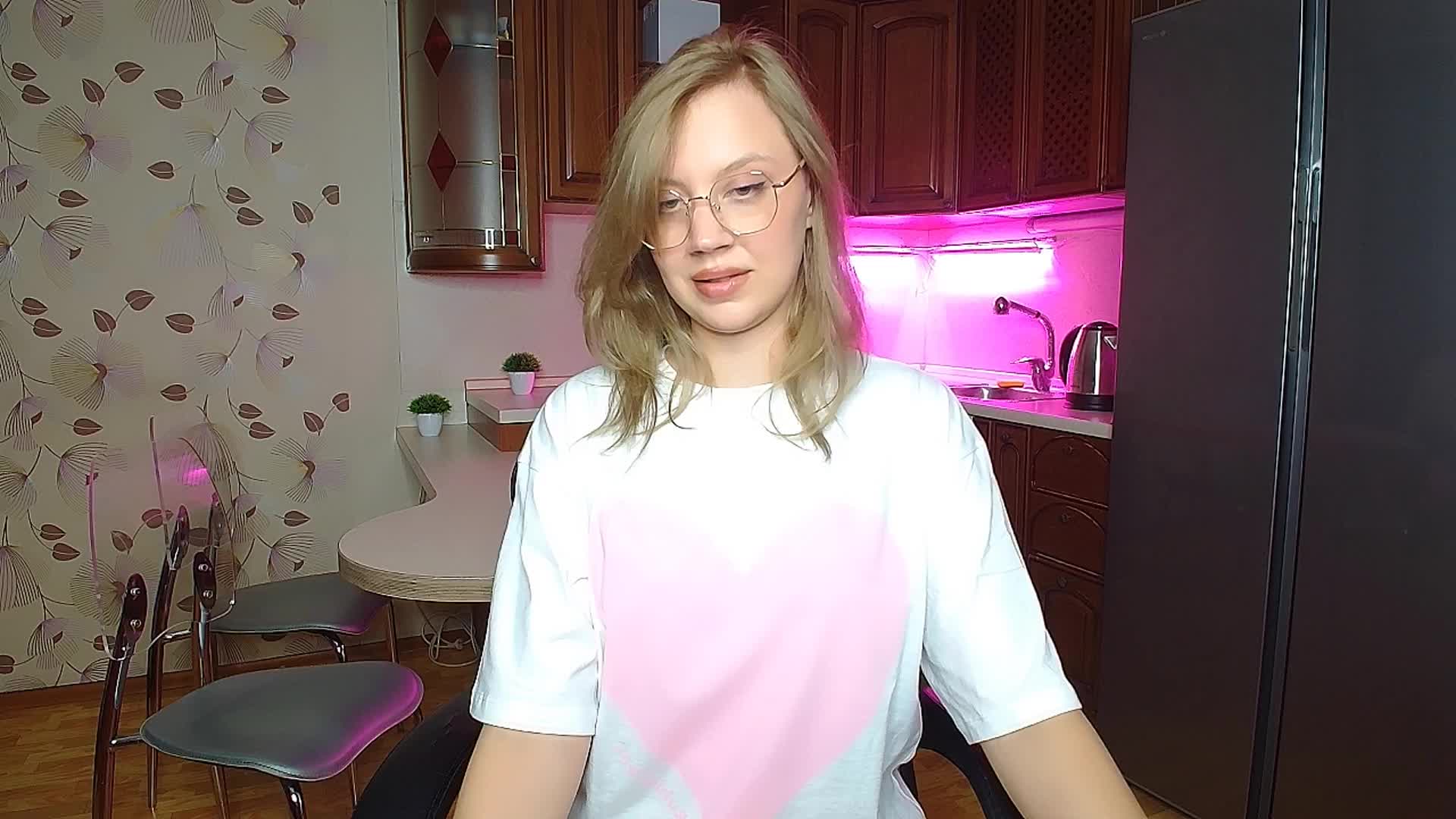 Nadins Adult Chat August 19, 2025