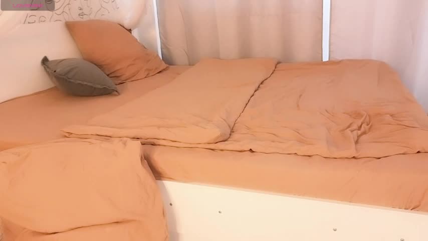 charming_peach Adult Chat August 19, 2025