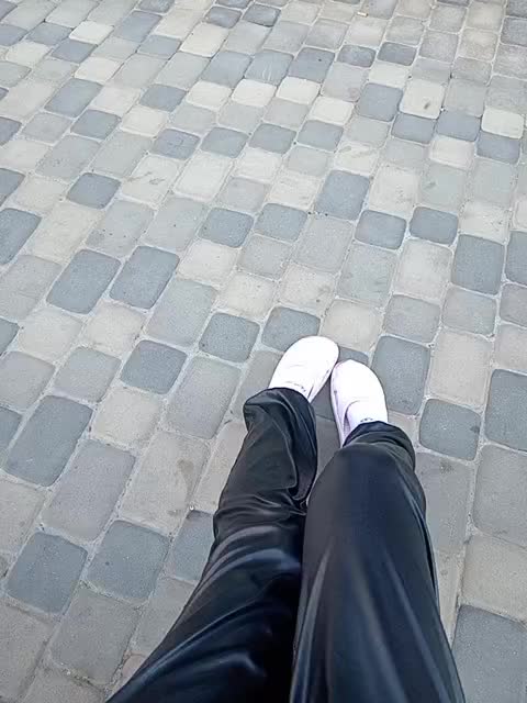 klubnichkka Adult Chat August 20, 2025